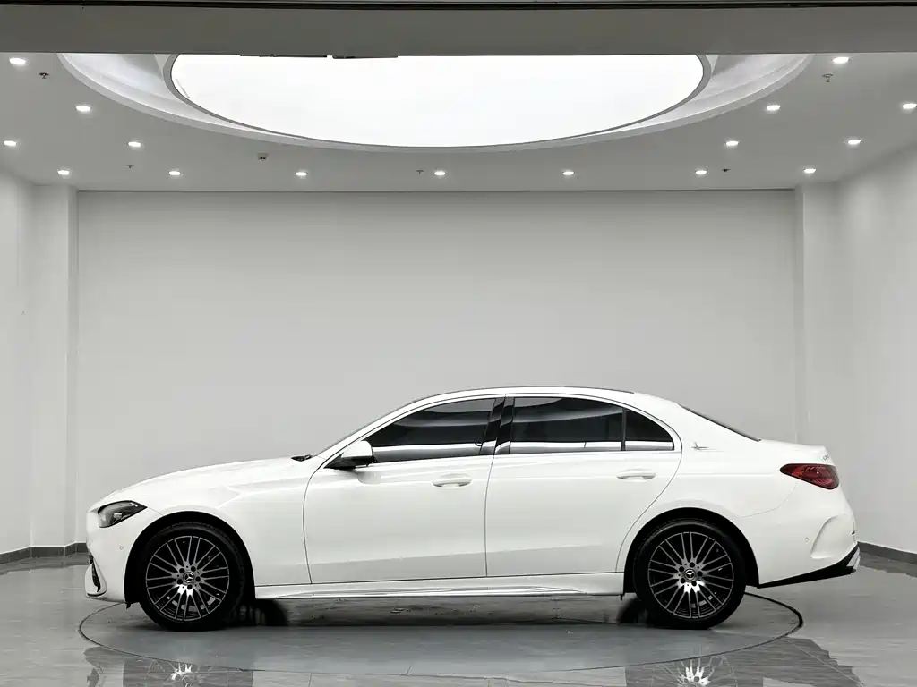 Mercedes-Benz C-Class 2022 — фото 3