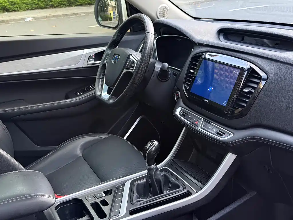 Geely Vision X6 2019 — фото 13