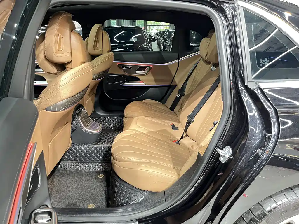 Mercedes-Benz E-Class 2024