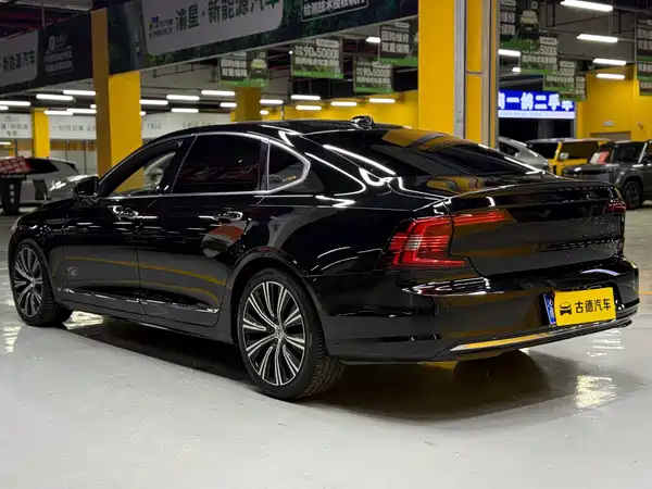 Volvo S90 2022