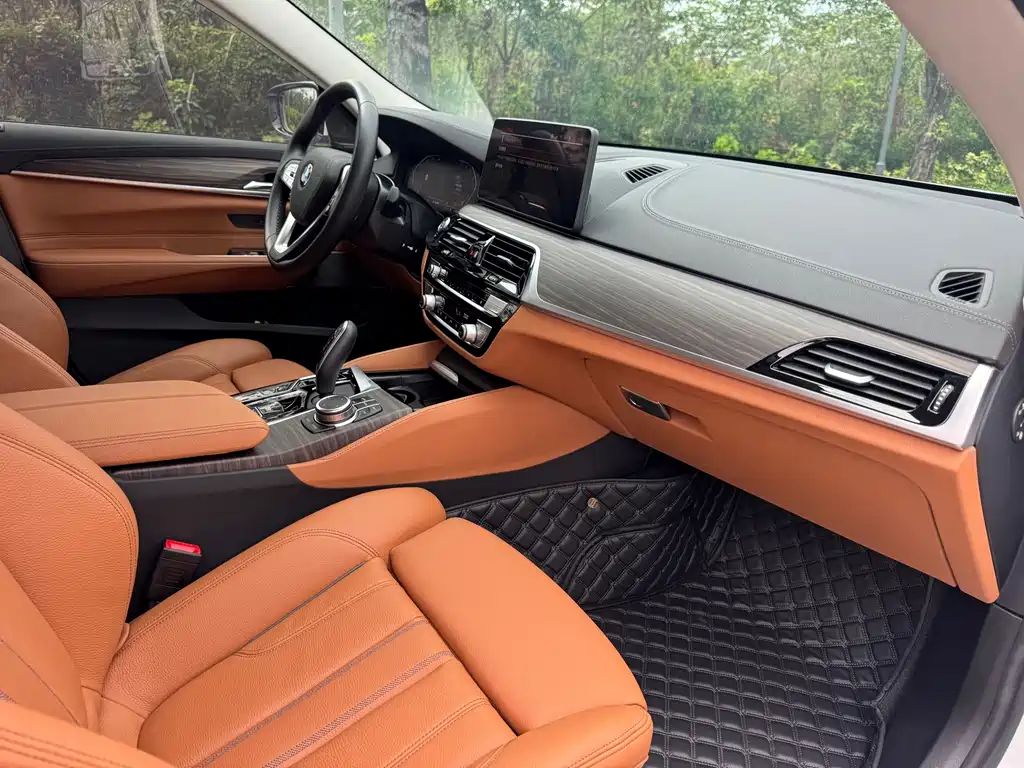 BMW 6 Series GT 2022 — фото 12