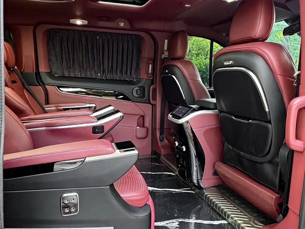 Ford Tourneo 2025 — фото 17