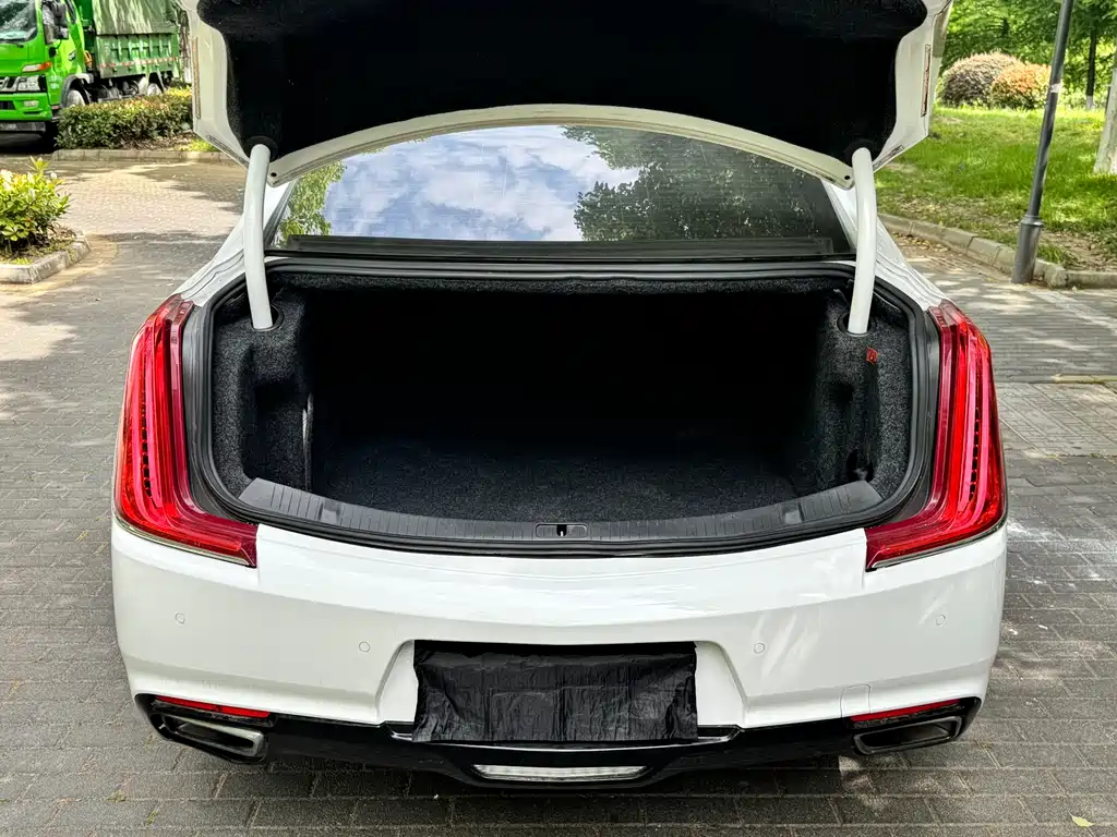 Cadillac XTS 2019 — фото 15