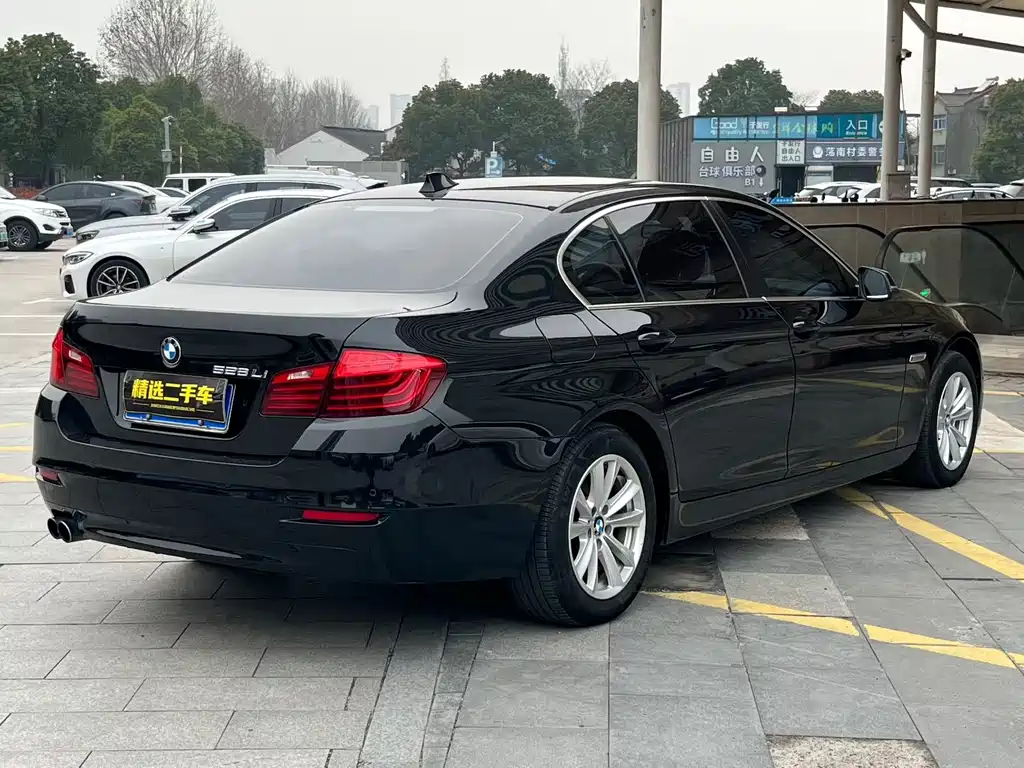 BMW 5 Series 2016 — фото 6