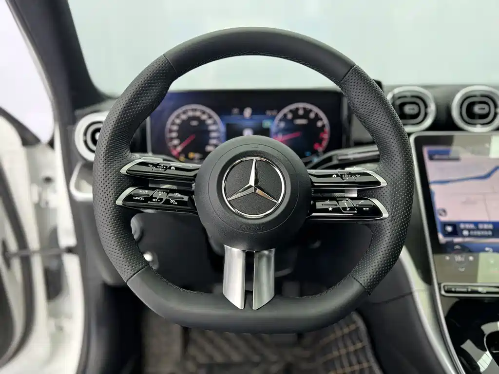 Mercedes-Benz C-Class 2024 — фото 12