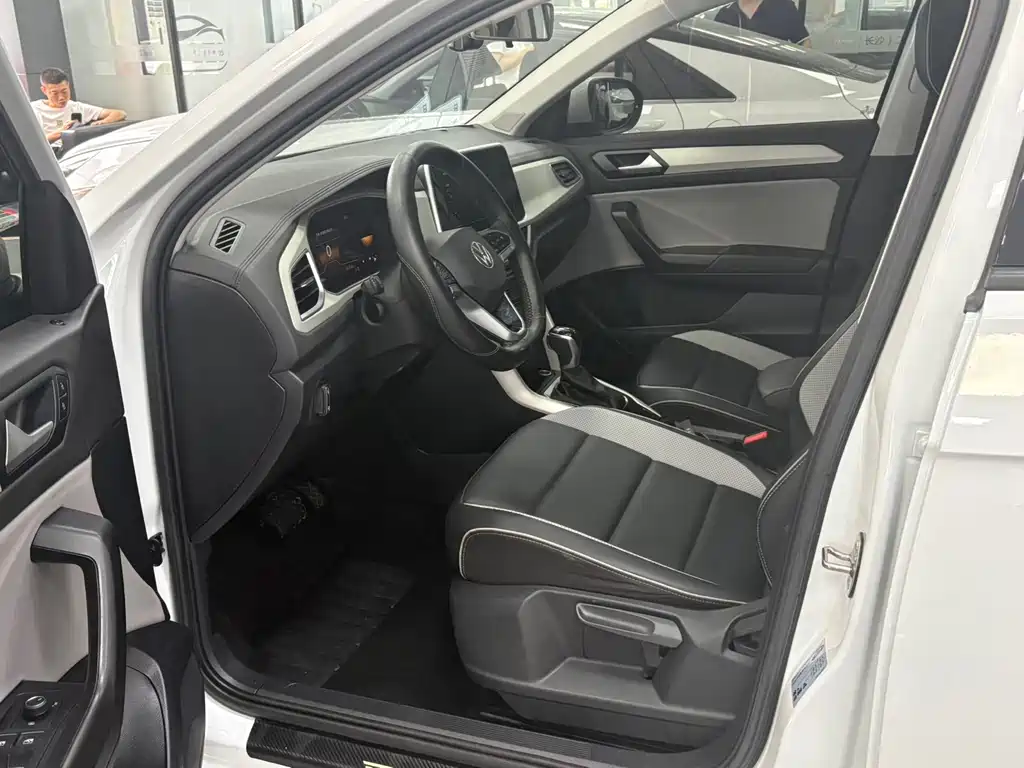 Volkswagen T-Roc 2023