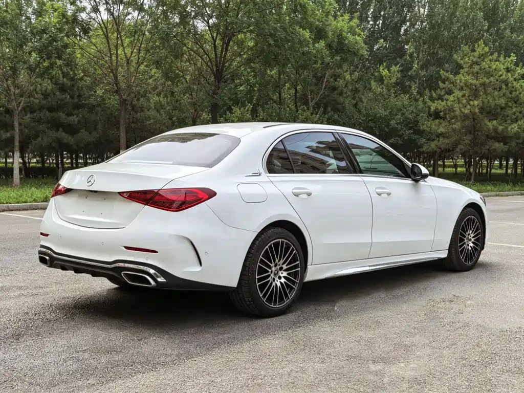 Mercedes-Benz C-Class 2024