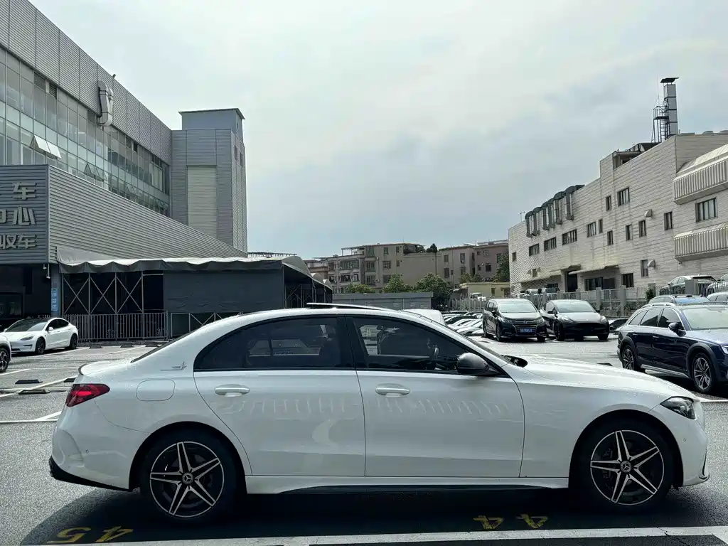 Mercedes-Benz C-Class 2023
