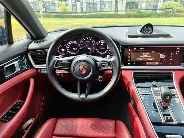 Porsche Panamera 2023