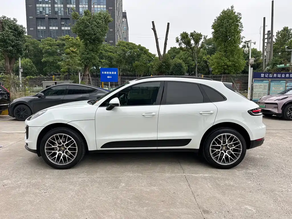 Porsche Macan 2021 — фото 2