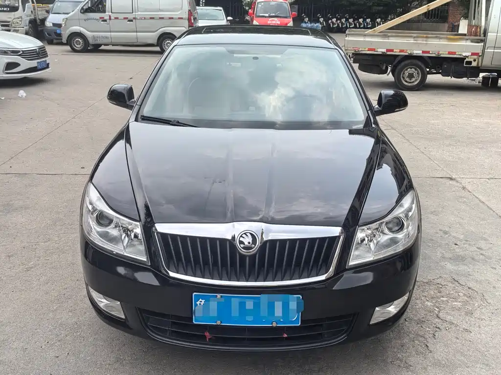 Skoda Octavia 2015 — фото 2