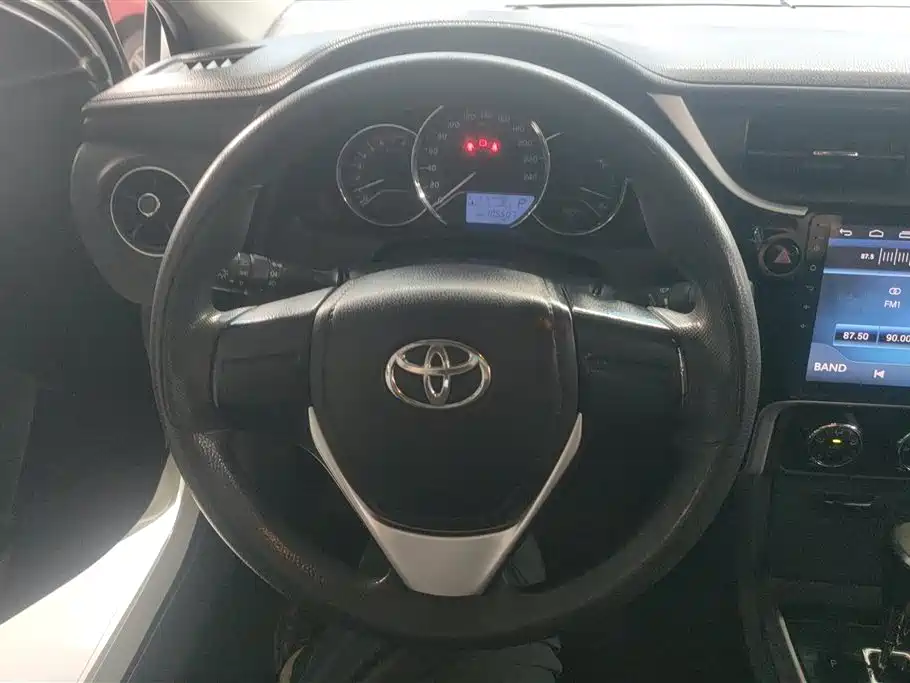 Toyota Corolla 2018 — фото 15