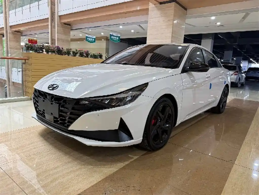 Hyundai Elantra 2023