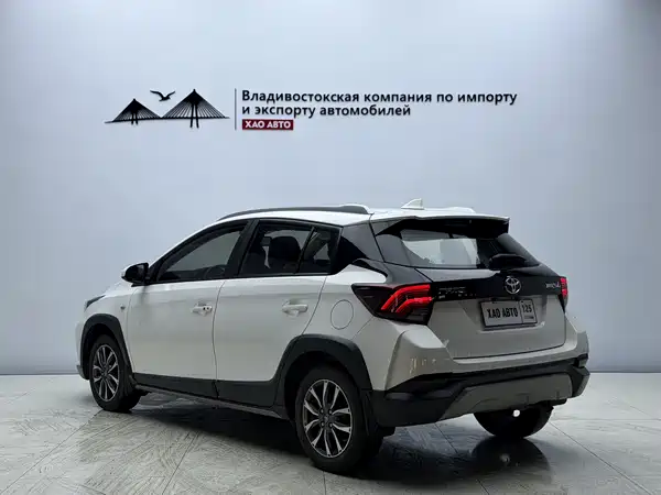 Toyota Yaris L 2022