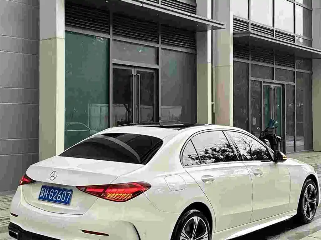 Mercedes-Benz C-Class 2022