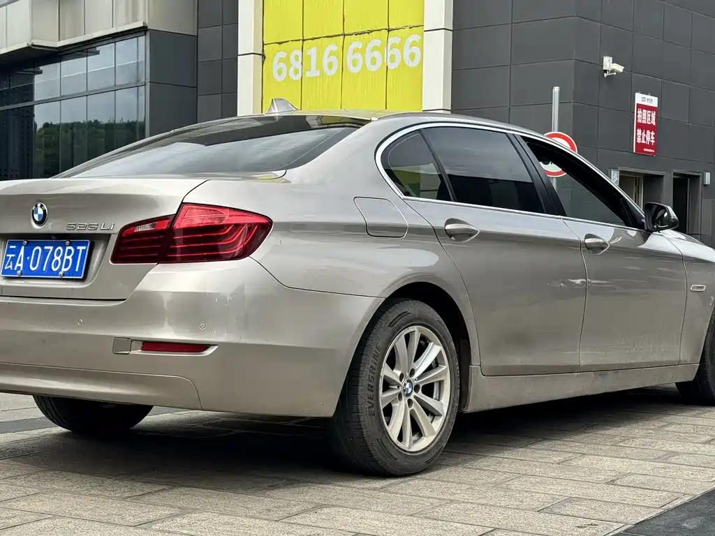 BMW 5 Series 2013 — фото 9