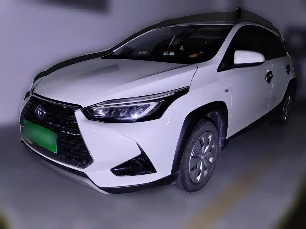 Toyota Yaris L 2021 — фото 1