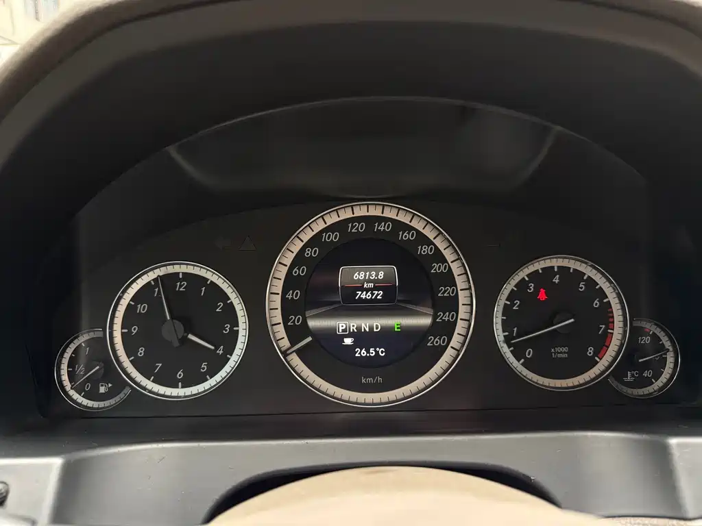 Mercedes-Benz E-Class 2013 — фото 11