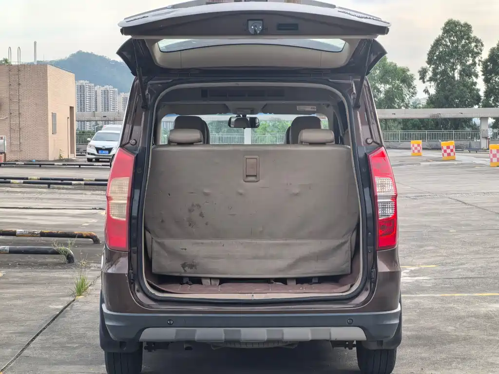 Wuling Hongguang 2014 — фото 11
