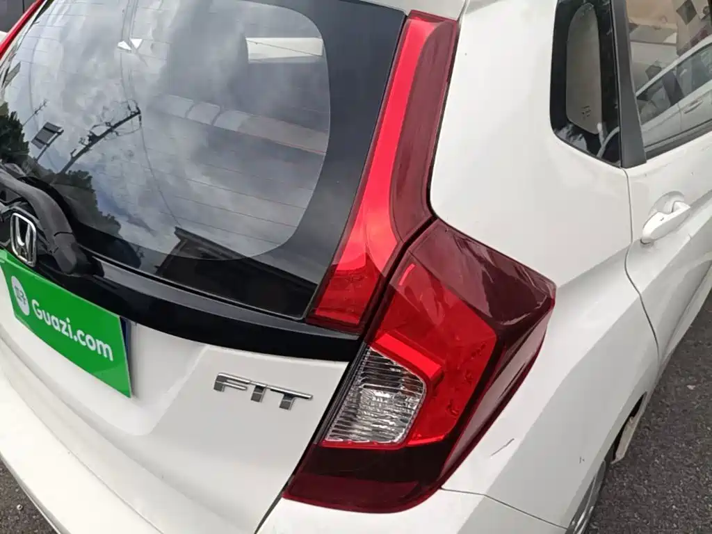 Honda Fit 2018 — фото 8