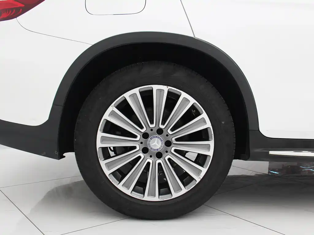 Mercedes-Benz GLC 2017 — фото 13