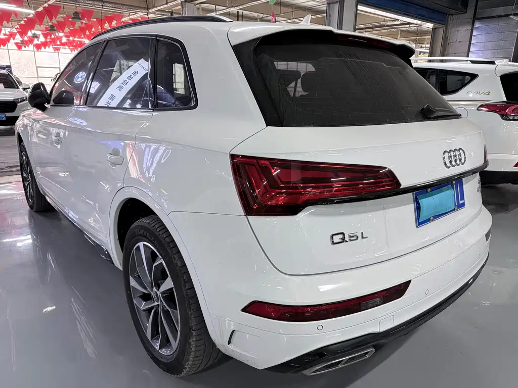 Audi Q5L 2024 — фото 18