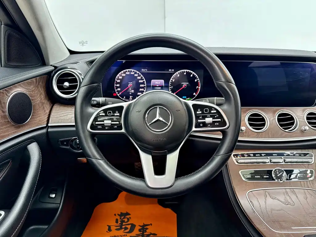 Mercedes-Benz E-Class 2019 — фото 16