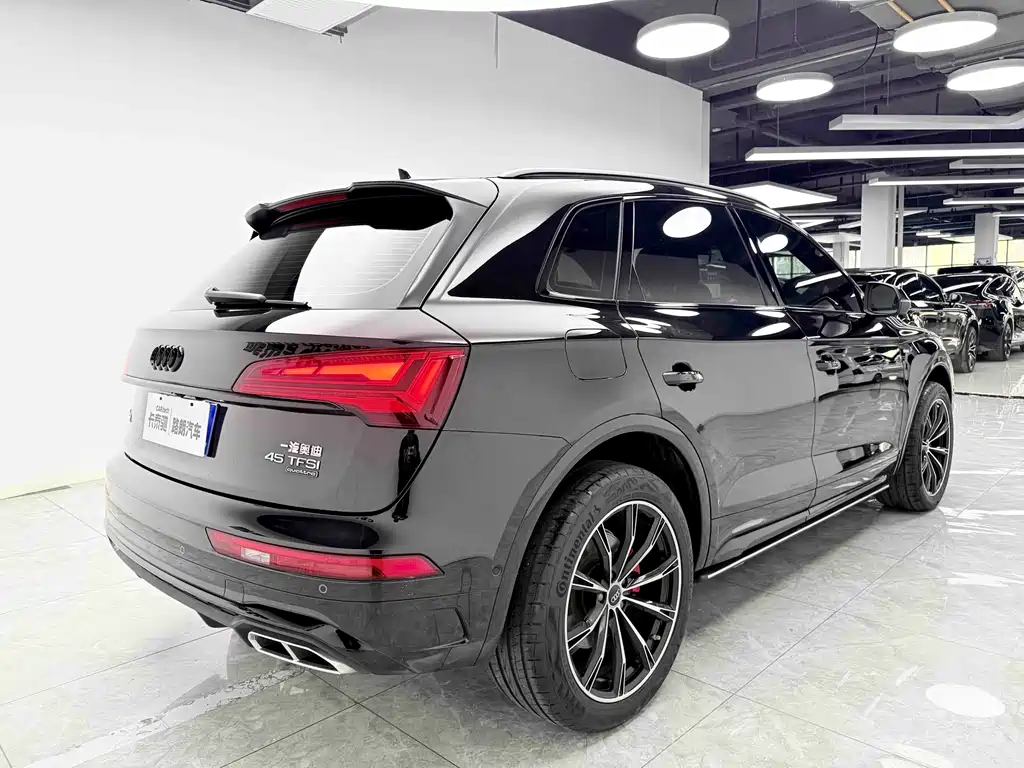 Audi Q5L 2024 — фото 6