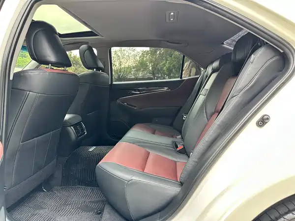 Toyota Crown 2018