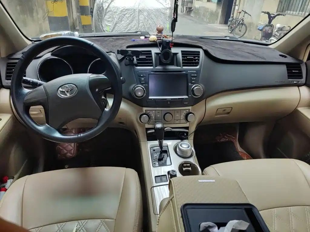 Toyota Highlander 2015 — фото 13