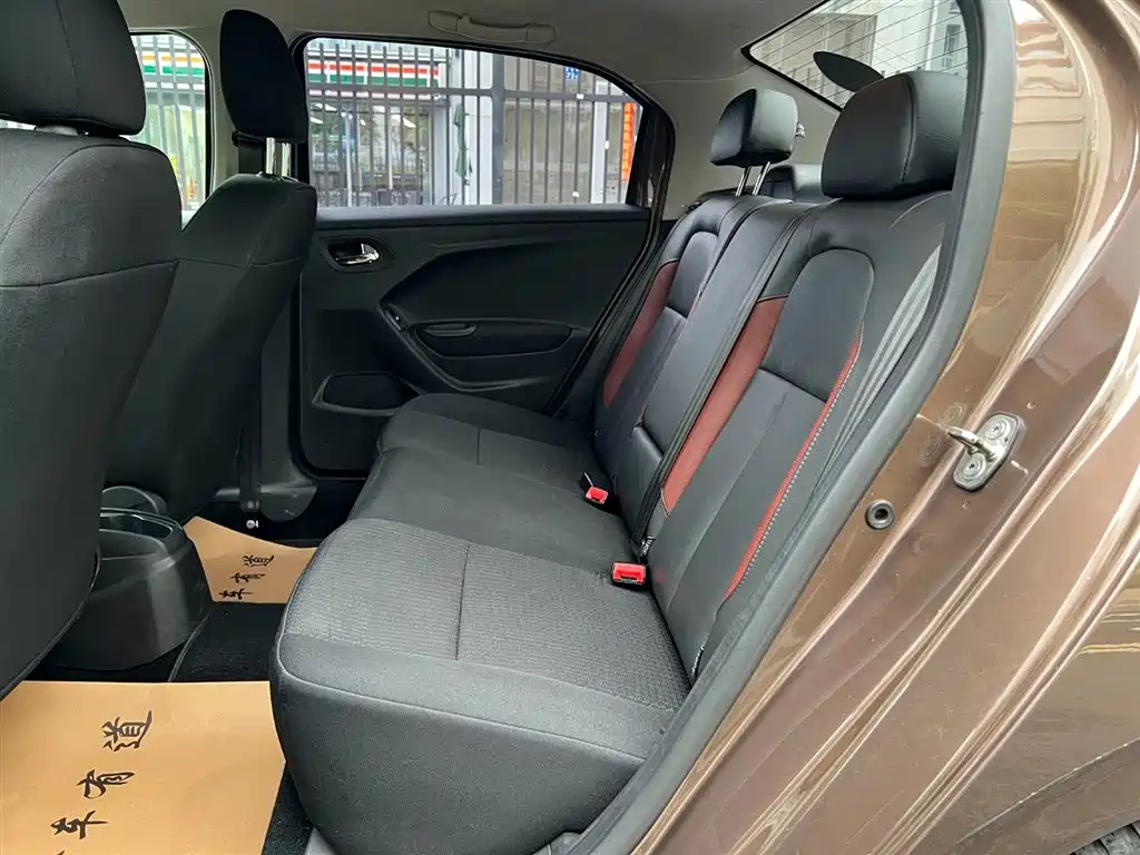 Peugeot 301 2015
