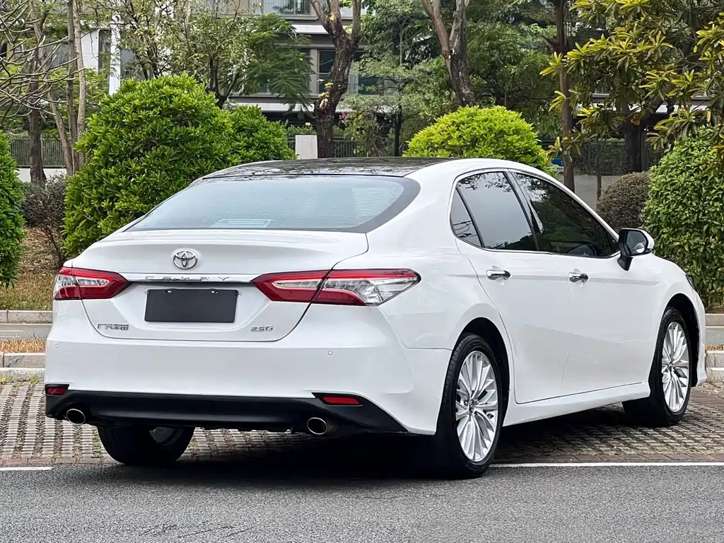 Toyota Camry 2020 — фото 14