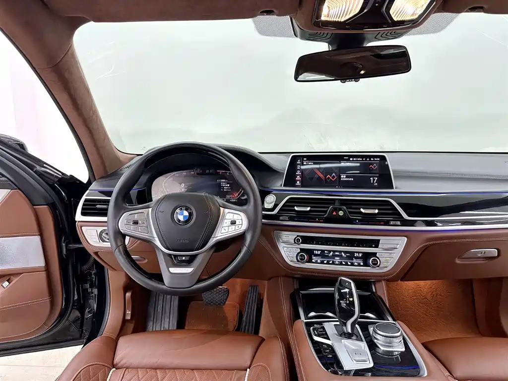 BMW 7 Series 2021 — фото 14