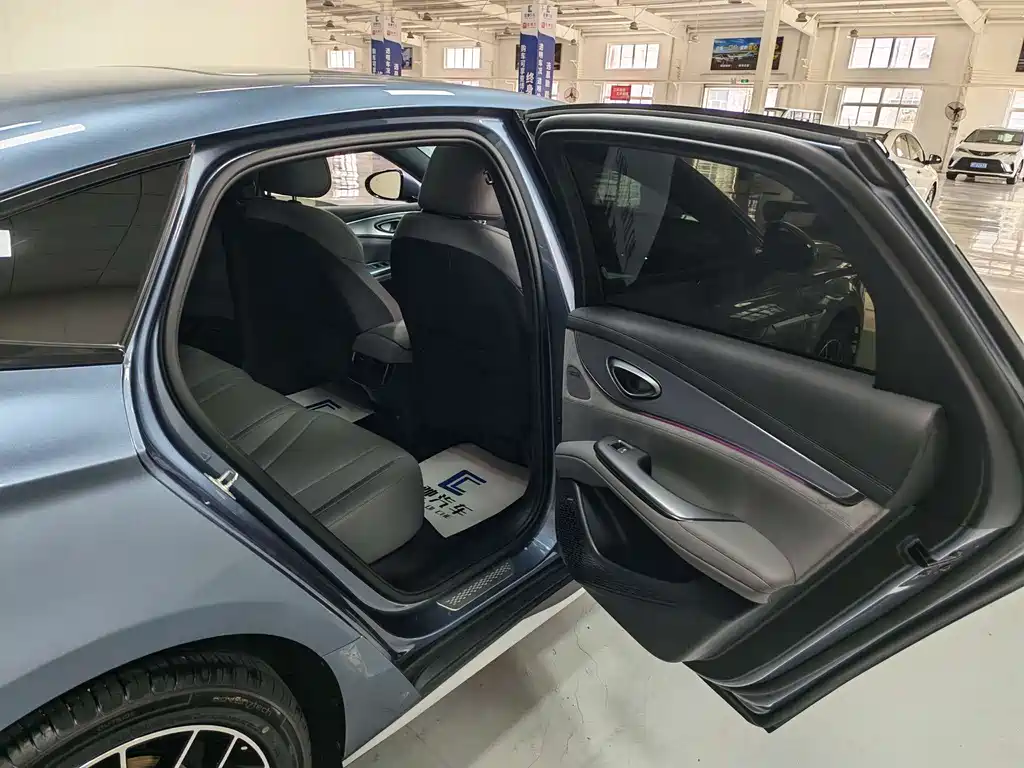 BYD Seal 07 DM-i 2025 — фото 14