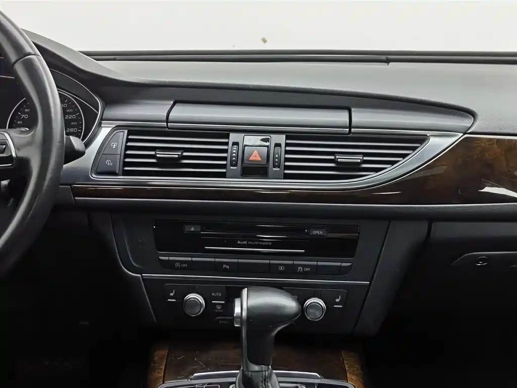 Audi A6L 2015 — фото 12