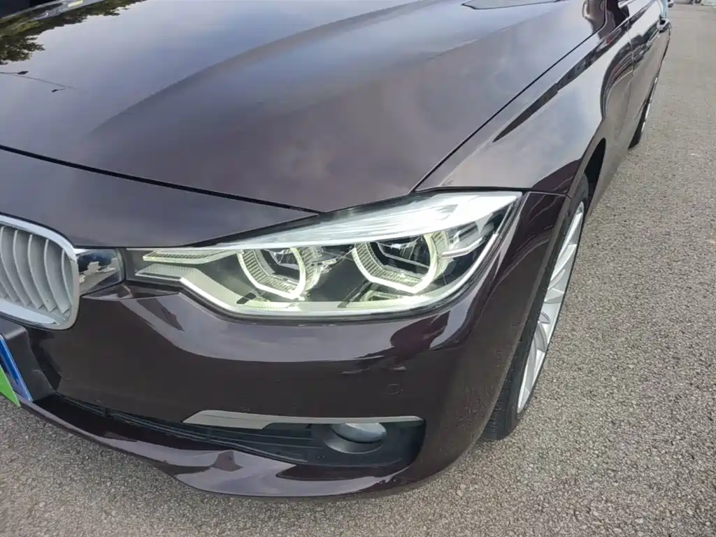 BMW 3 Series 2018 — фото 24