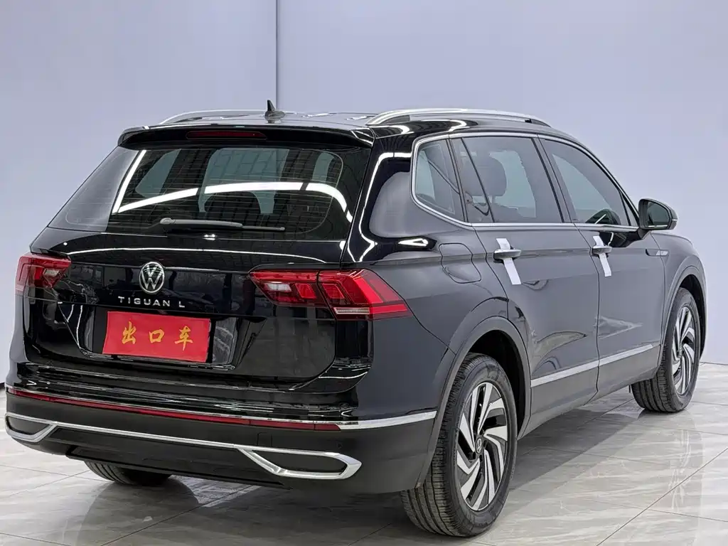 Volkswagen Tiguan L 2023 — фото 4