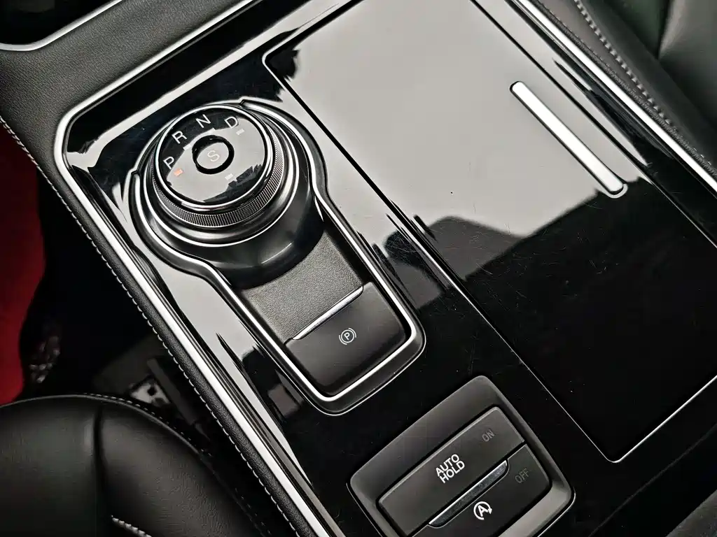 Ford Edge 2023 — фото 10