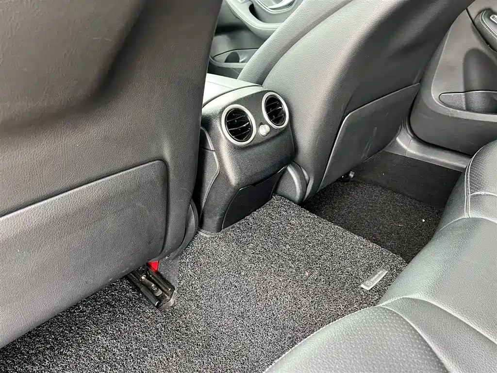Mercedes-Benz C-Class 2018 — фото 12