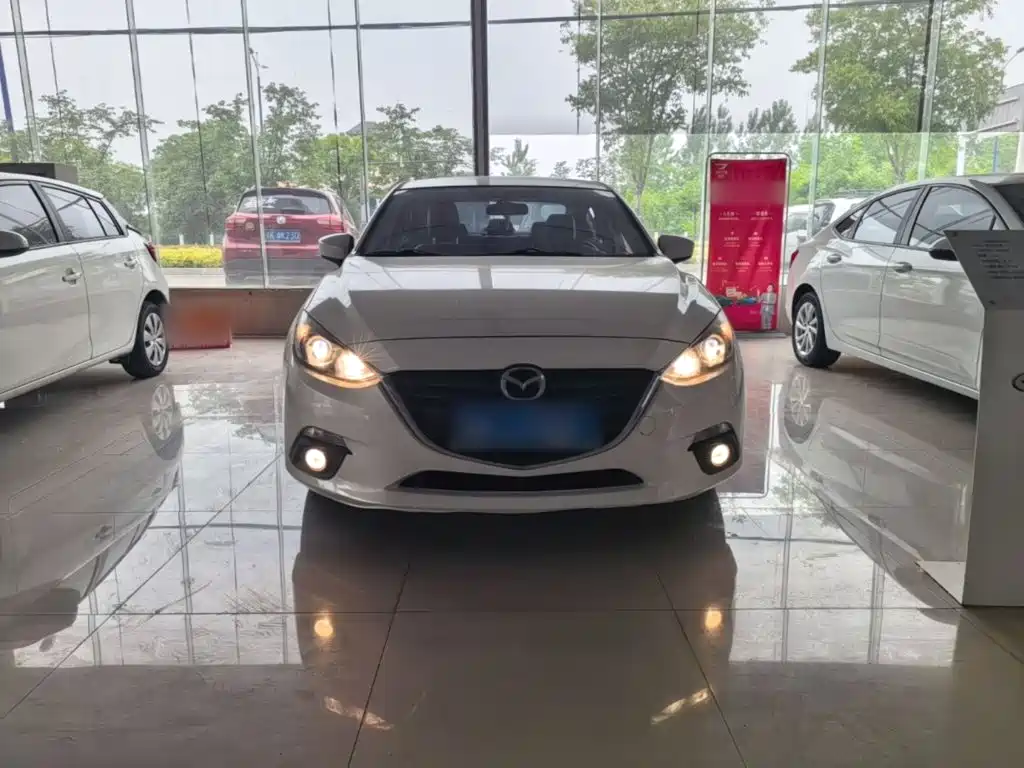 Mazda 3 Axela 2016