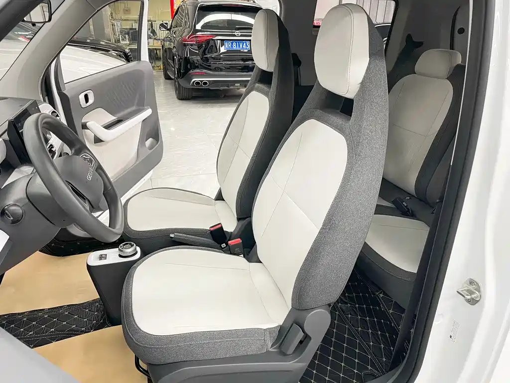 Geely Galaxy Panda 2025 — фото 16