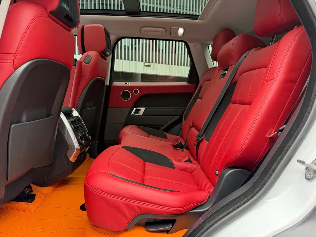 Land Rover Range Rover Sport 2023 — фото 10
