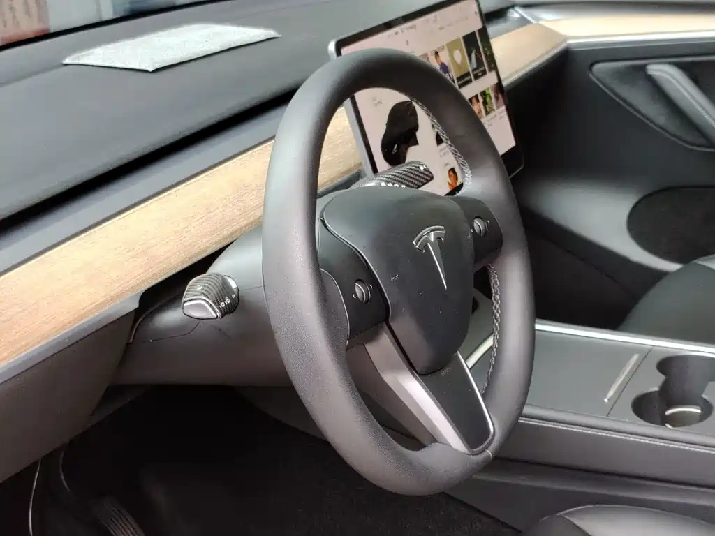 Tesla Model Y 2021 — фото 17