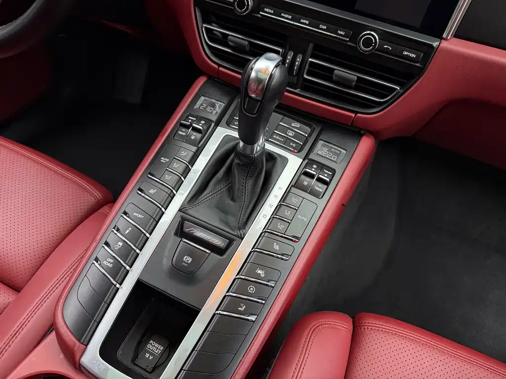 Porsche Macan 2021 — фото 4