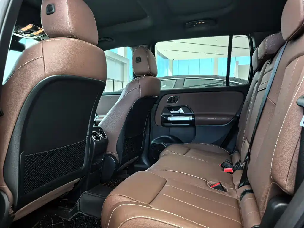 Mercedes-Benz GLB 2024