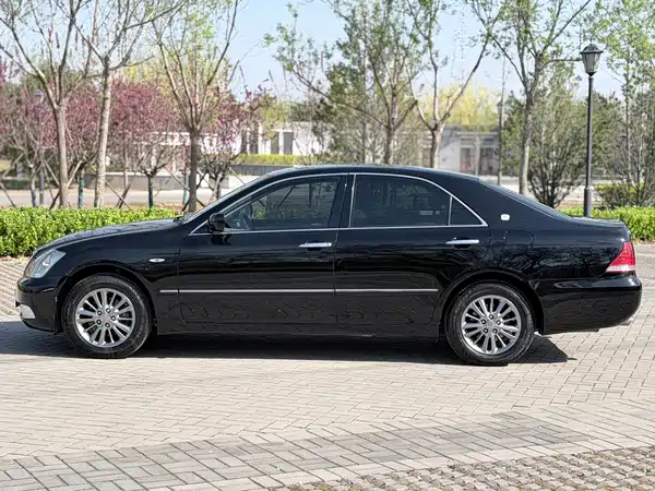 Toyota Crown 2009