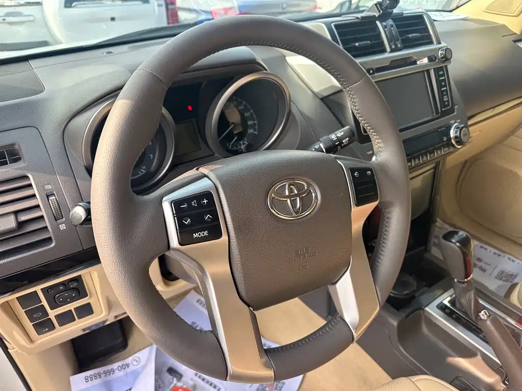 Toyota Prado 2015 — фото 4