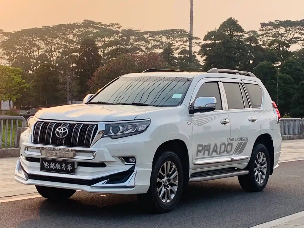 Toyota Prado 2019 — фото 1