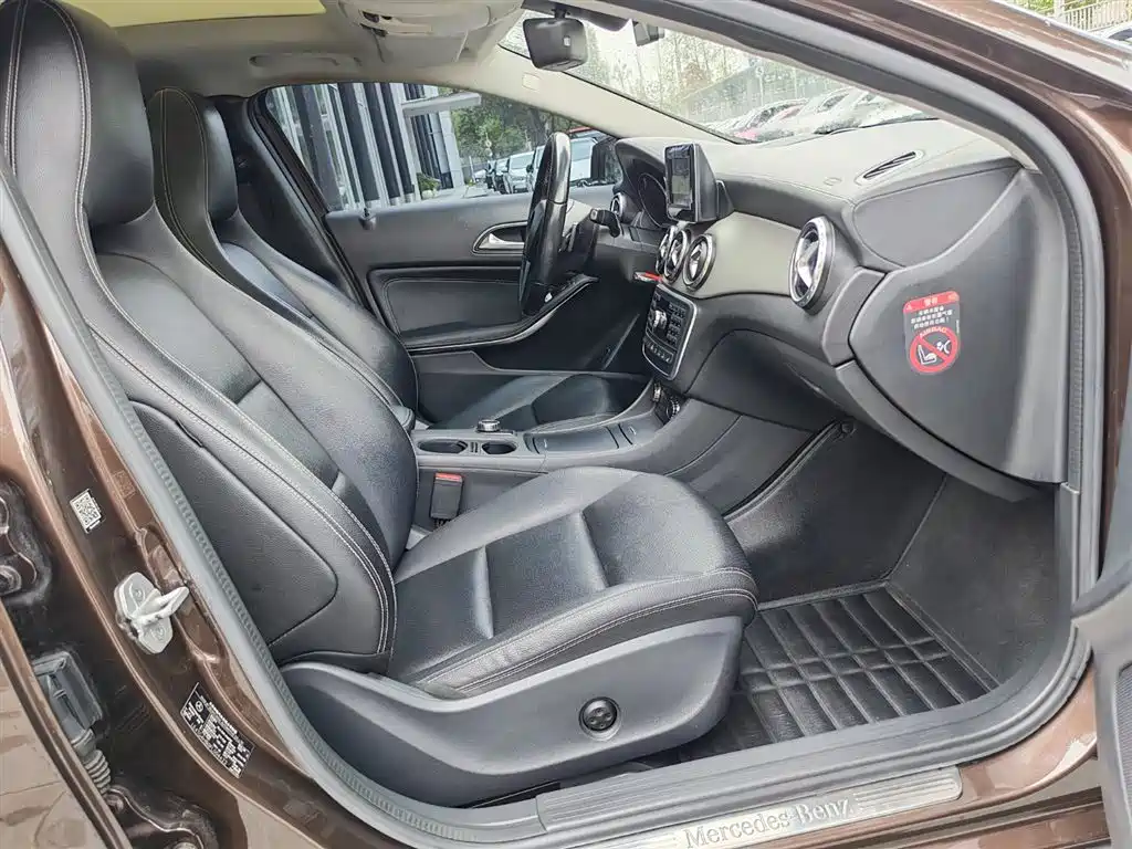 Mercedes-Benz GLA 2015 — фото 17