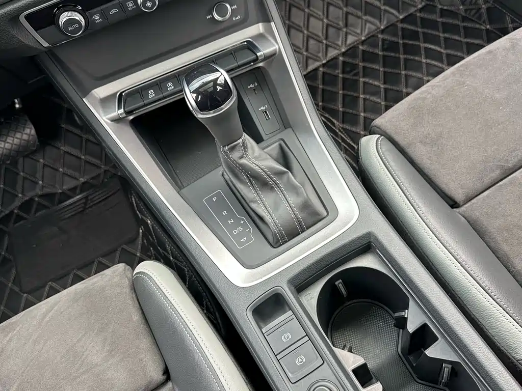 Audi Q3 2019 — фото 20